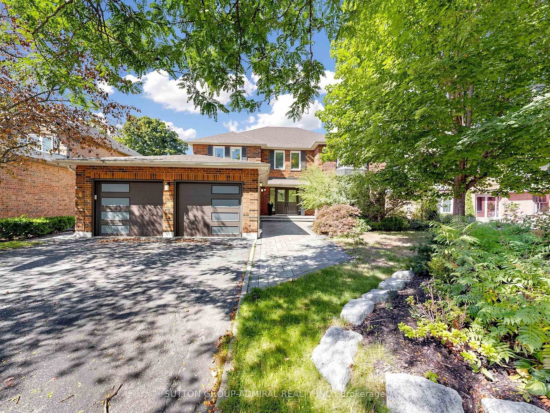 48 Petch Crescent, Aurora, ON L4G 5N9