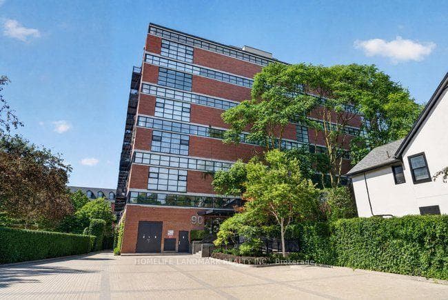 90 Sumach Street 410, Toronto, ON M5A 4R4