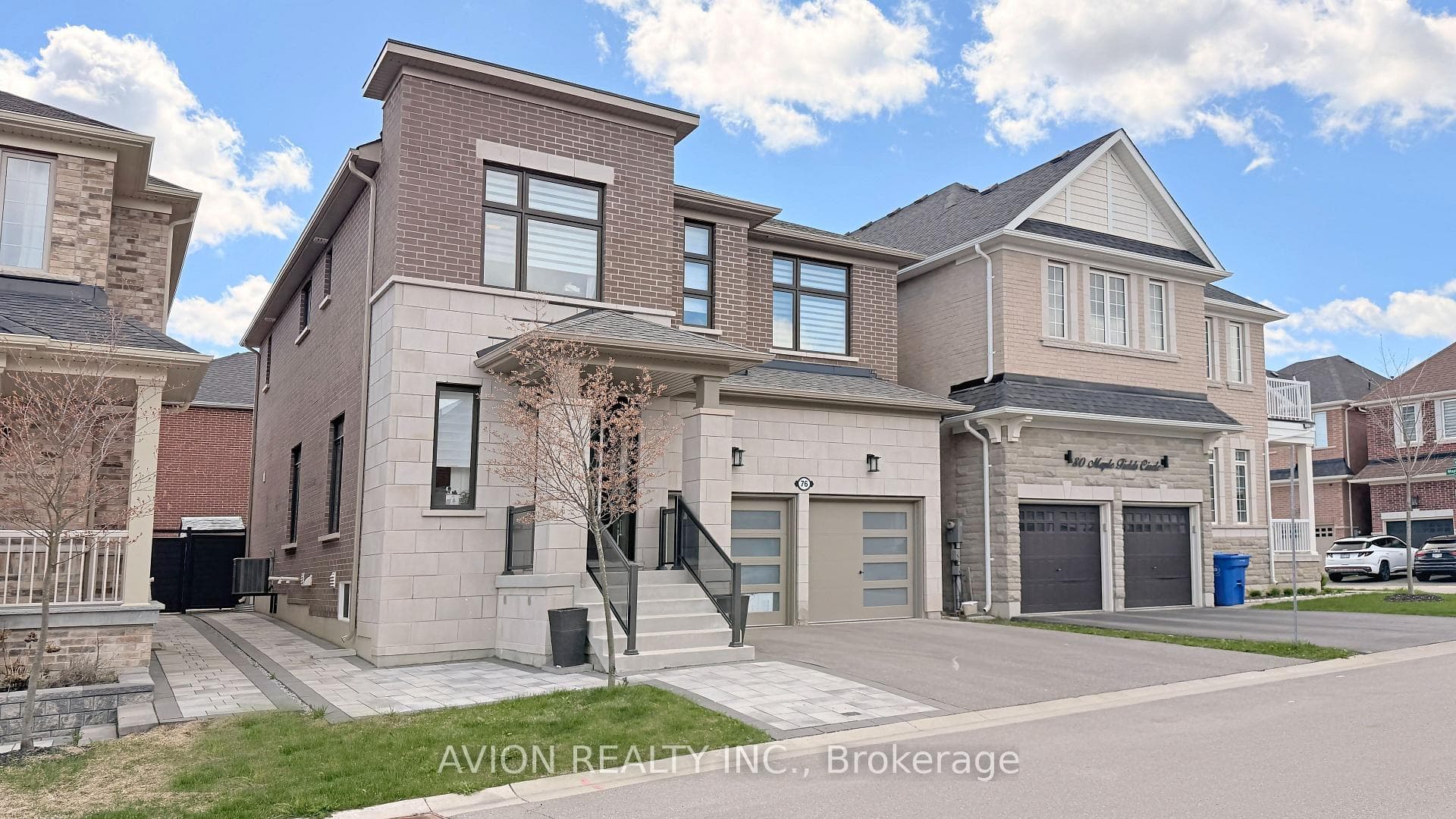 76 Maple Fields Circle, Aurora, ON L4G 3X6