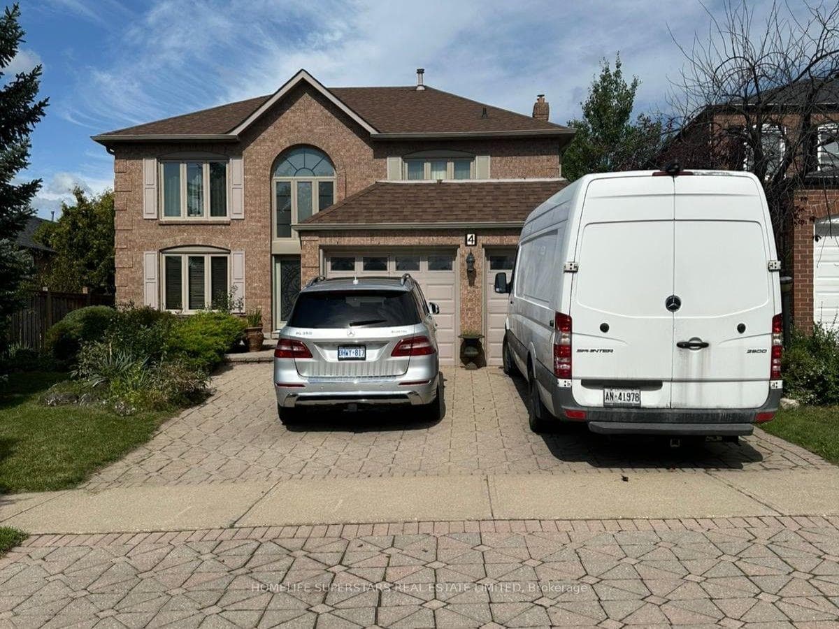 4 Nottingham Crescent, Brampton, ON L6S 4G4