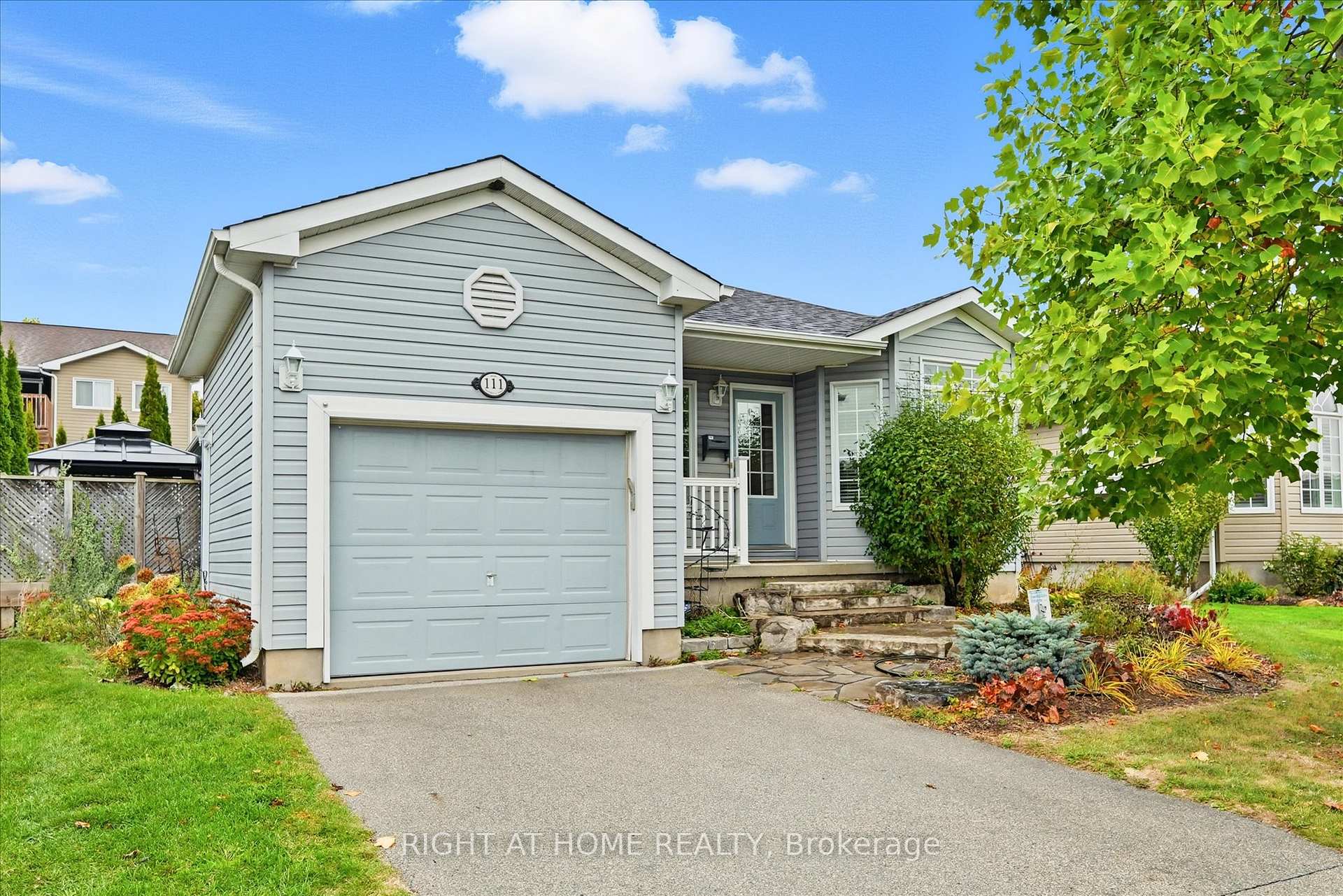 111 Gracehill Crescent, Hamilton, ON L8B 1A5