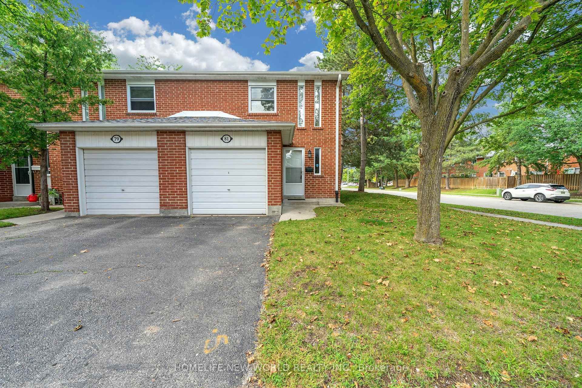 81 Niles Way 353, Markham, ON L3T 5B7
