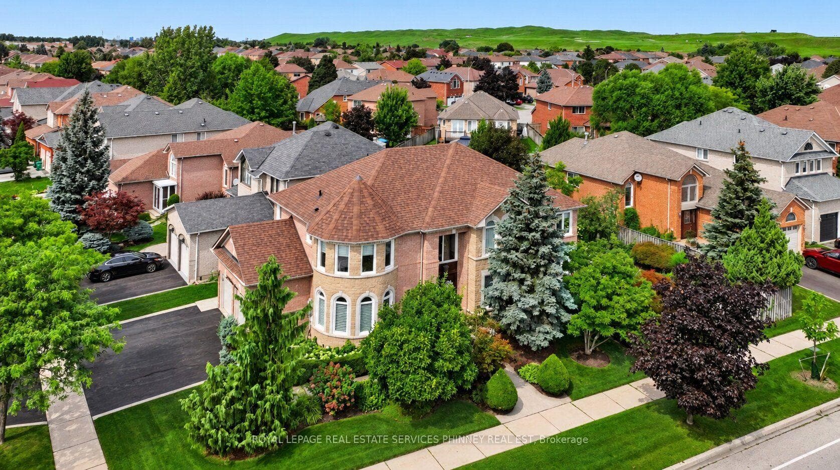 5563 Whitehorn Avenue, Mississauga, ON L5V 2E2