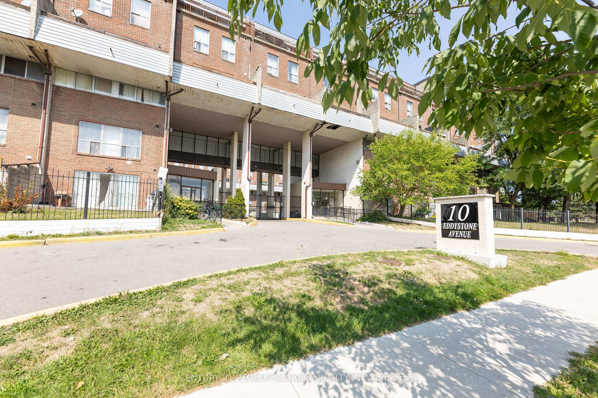 10 Eddystone Avenue 116, Toronto, ON M3N 2T2