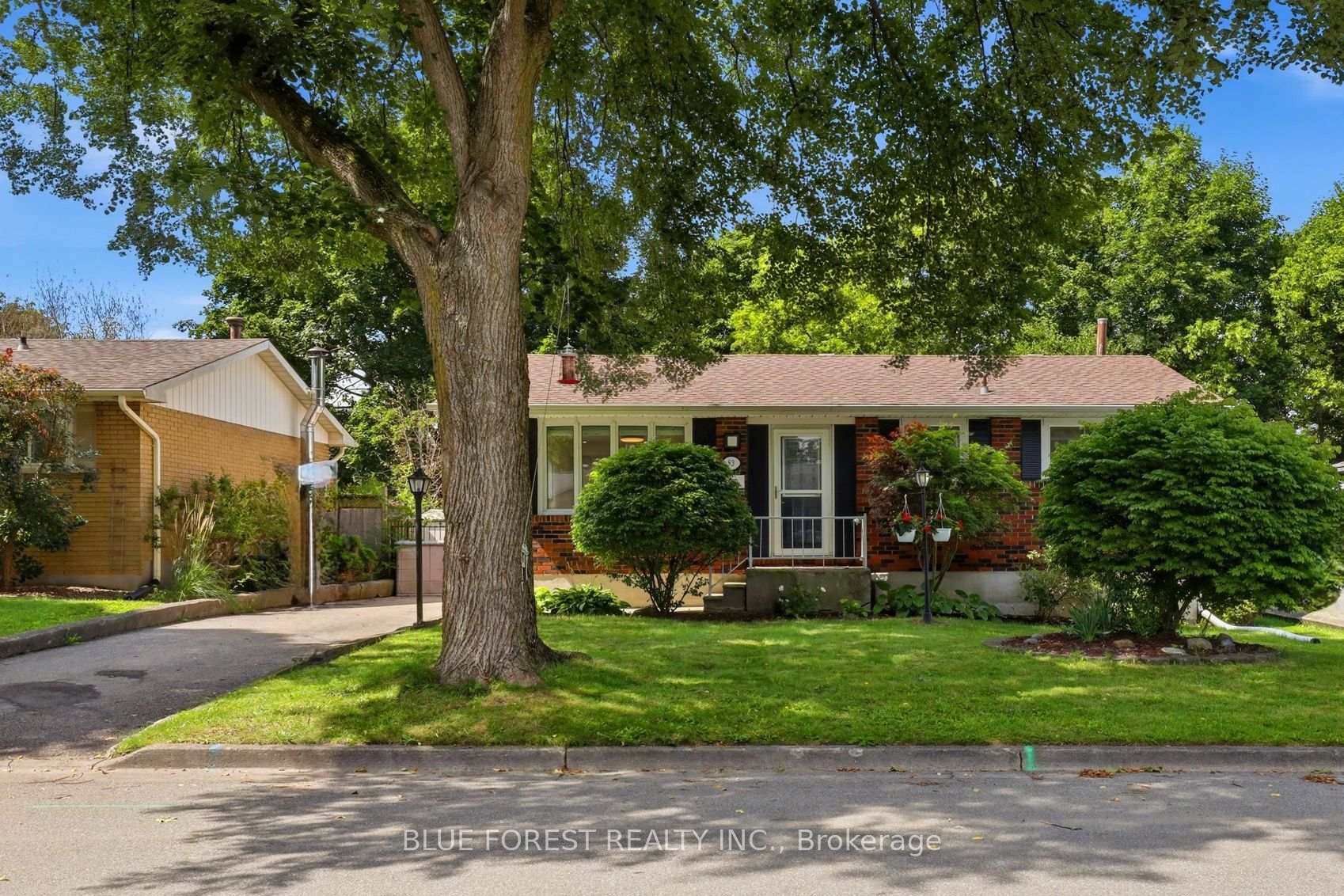 83 Amy Crescent, London East, ON N5Y 4A5