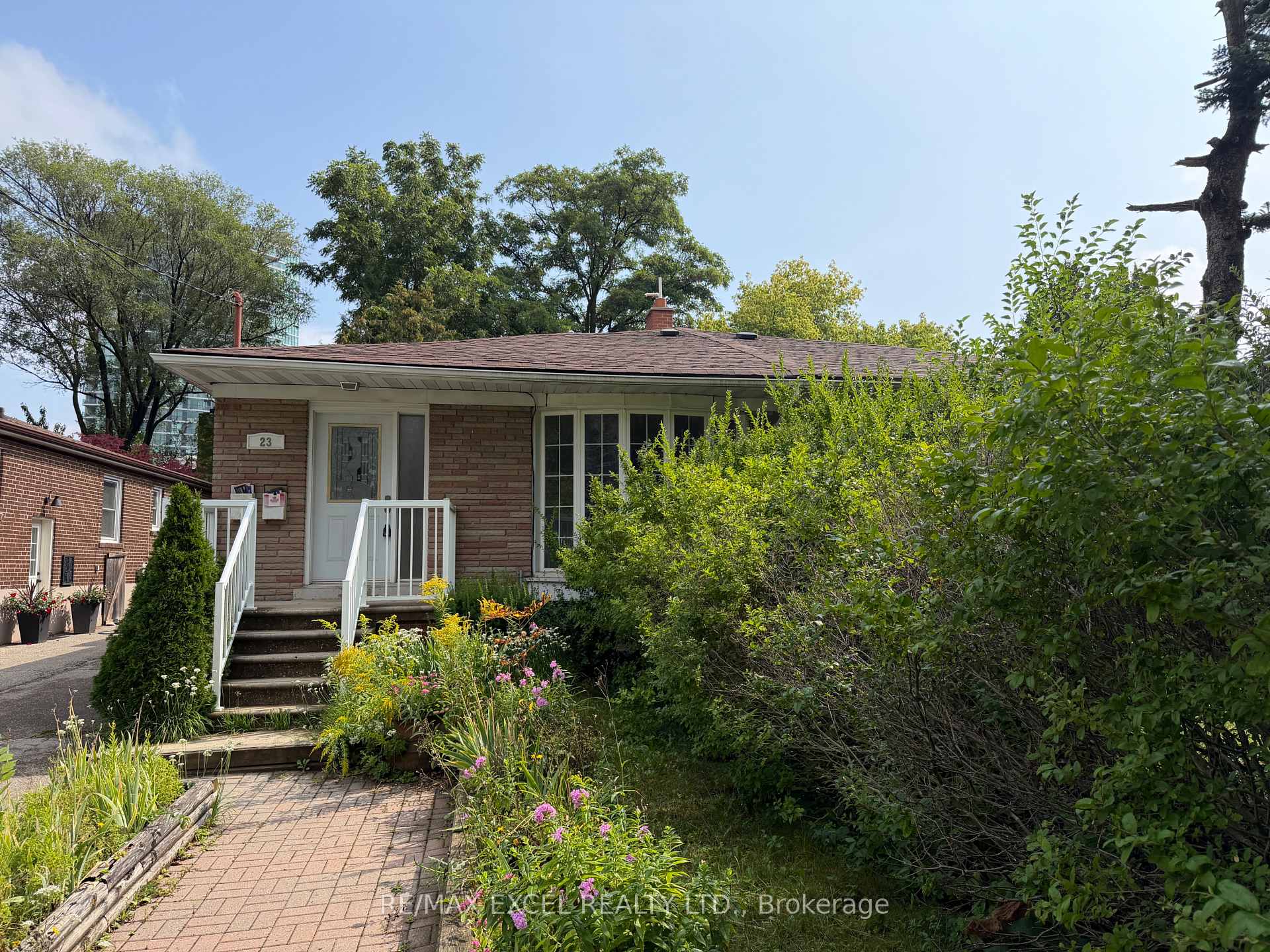 23 Linelle Street, Toronto, ON M2N 2J4