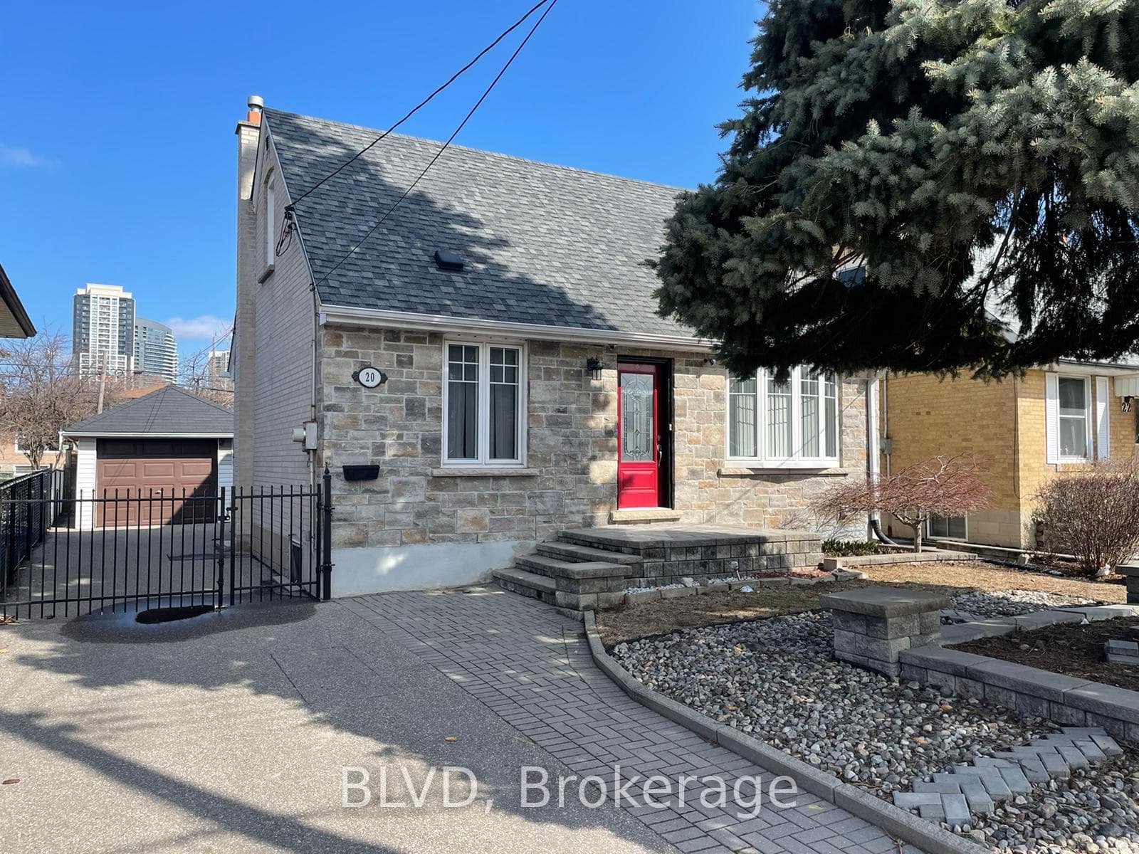 20 Athabaska Avenue, Toronto, ON M2M 2T7
