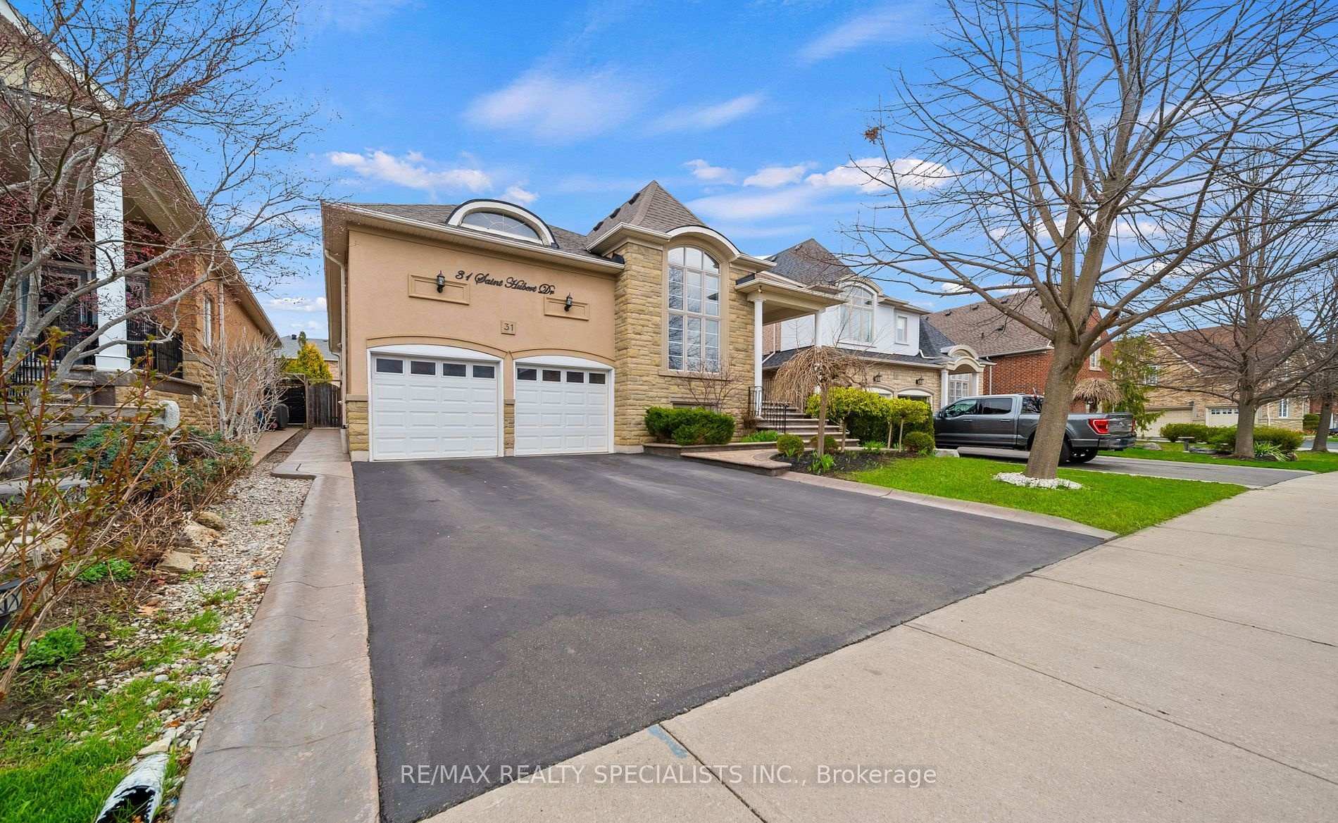 31 Saint Hubert Drive, Brampton, ON L6P 1W1