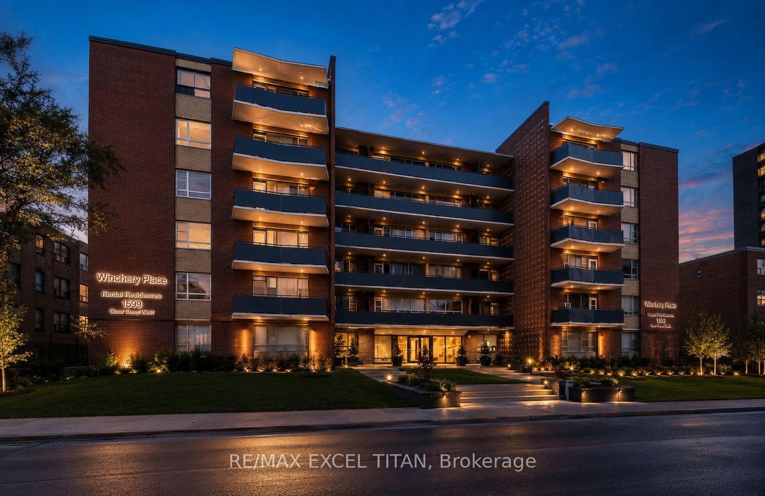 165 Cosburn Avenue 402, Toronto, ON M4J 2L3