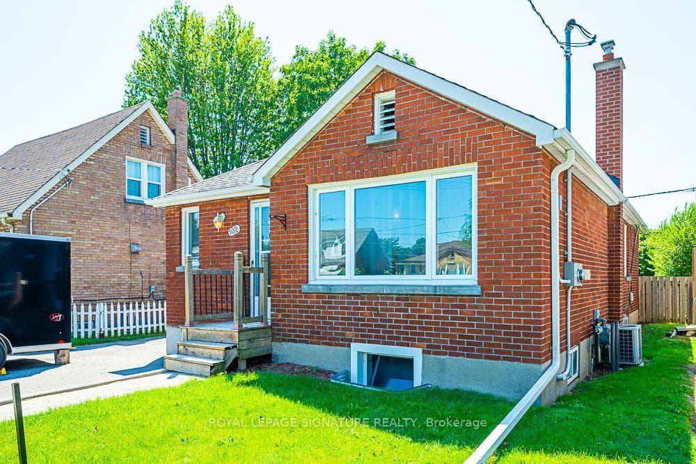 102 Central Park Boulevard N, Oshawa, ON L1G 5Y5