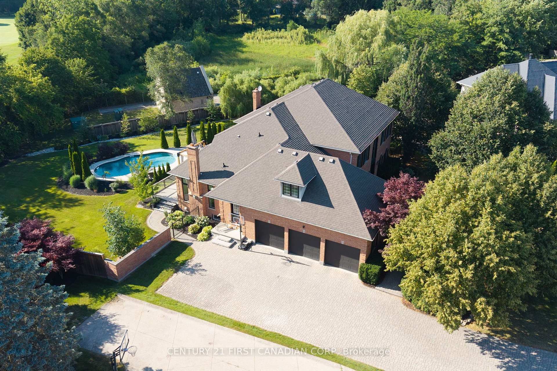 106 Fitzwilliam Boulevard, London North, ON N6H 5H4