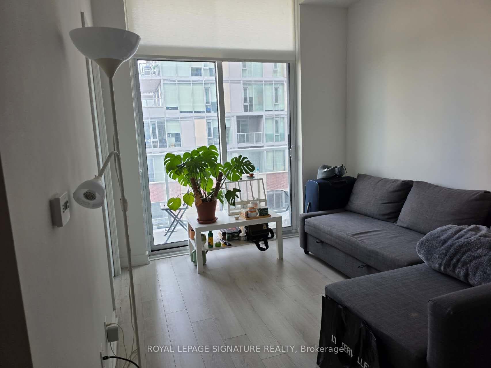 33 Helendale Avenue 421, Toronto, ON M4R 0A4