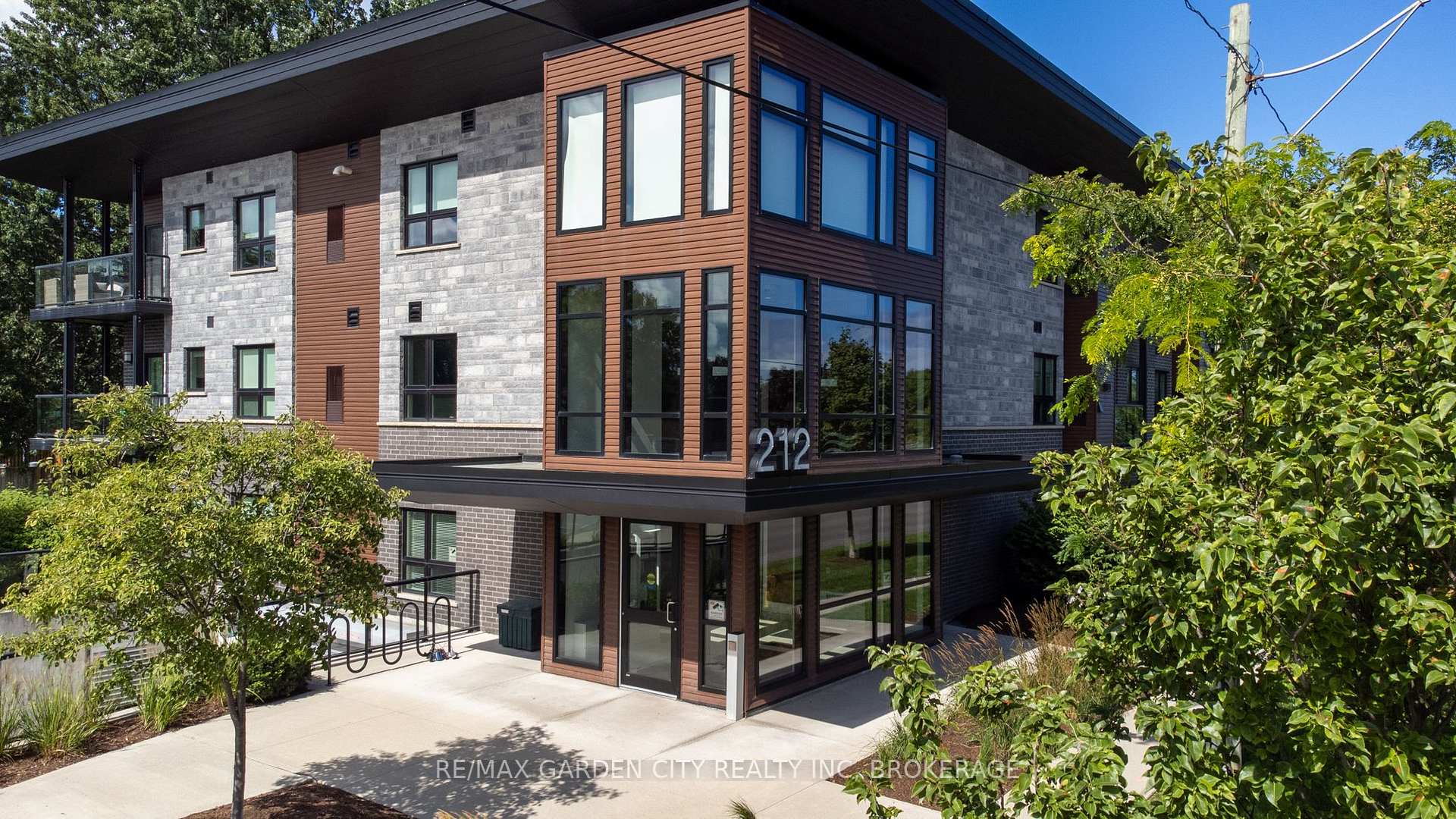 212 Lakeport Road 303, St. Catharines, ON L2N 0B4
