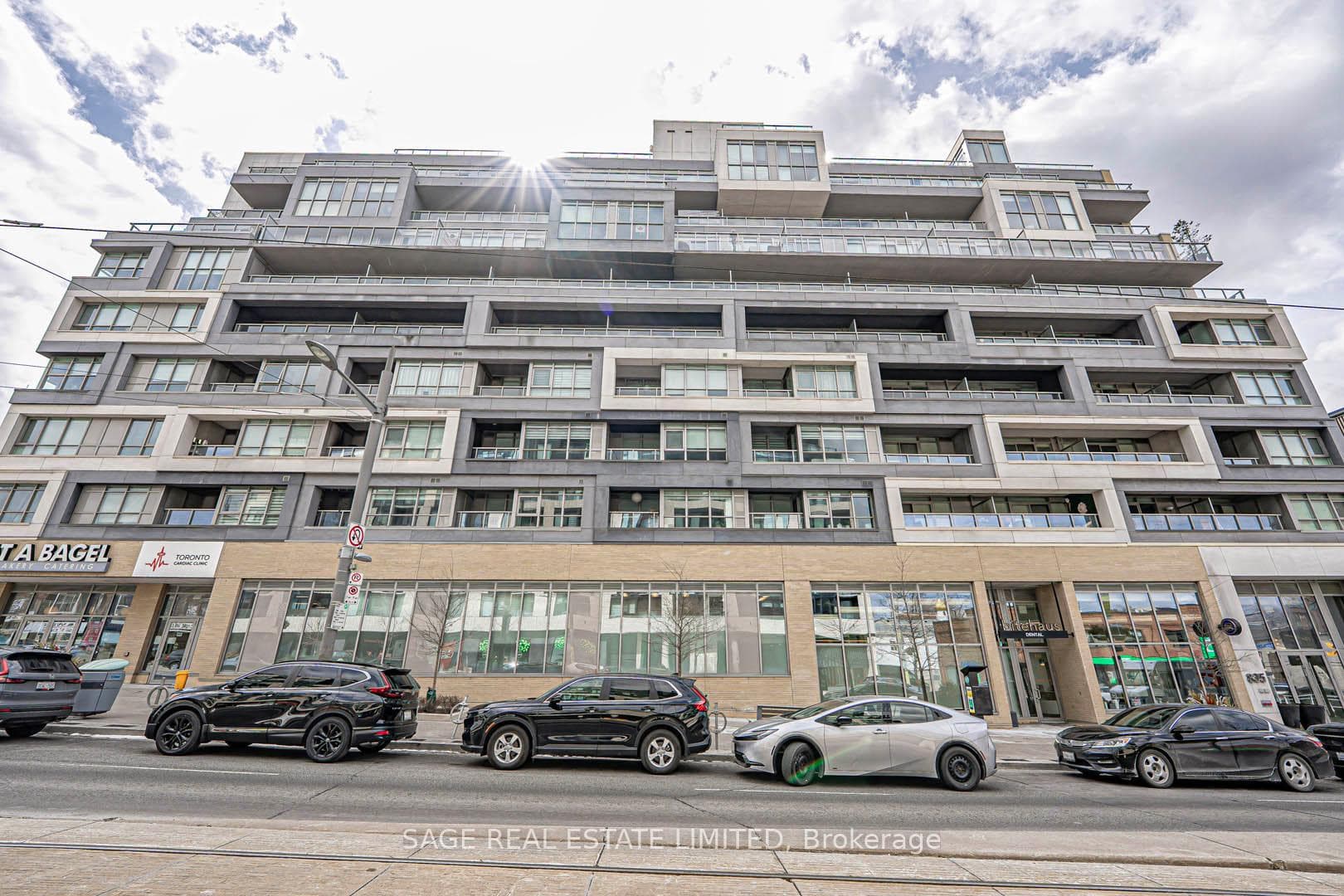 835 St Clair Avenue W 406, Toronto, ON M6C 0A8