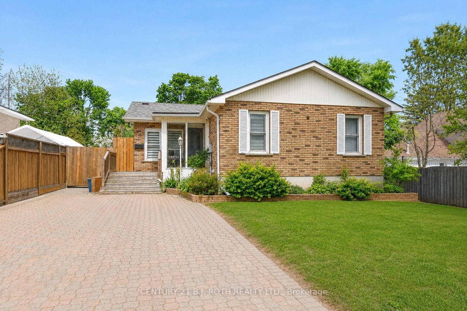 7 WESLEY Street, Barrie, ON L4N 2A4