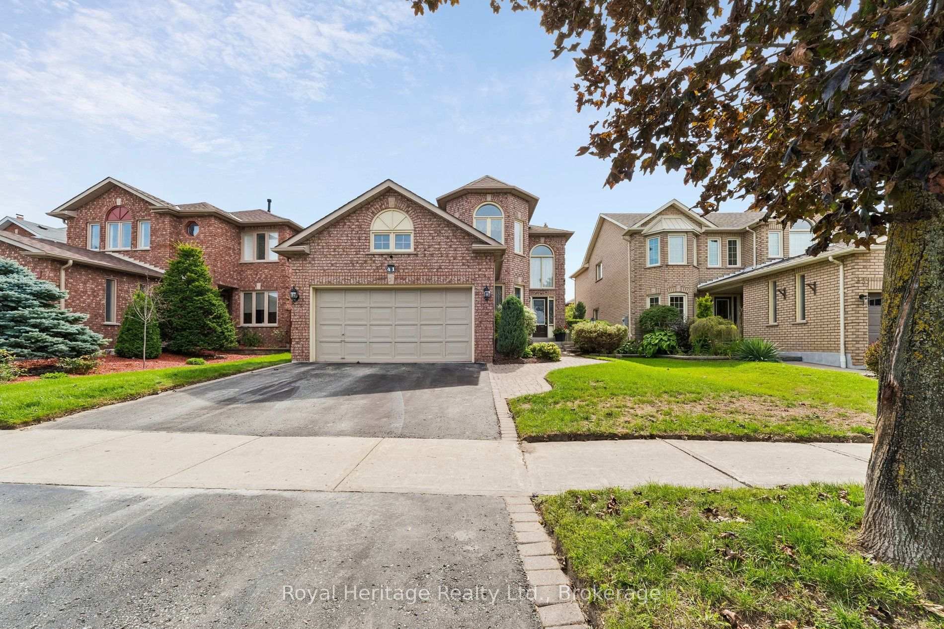 41 Winterberry Drive, Whitby, ON L1R 1Z2