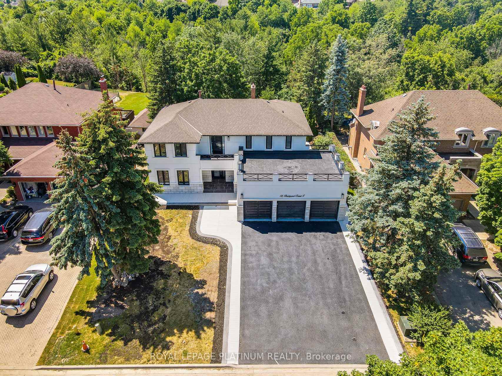 16 Bridgend Court S, Vaughan, ON L4L 3L3