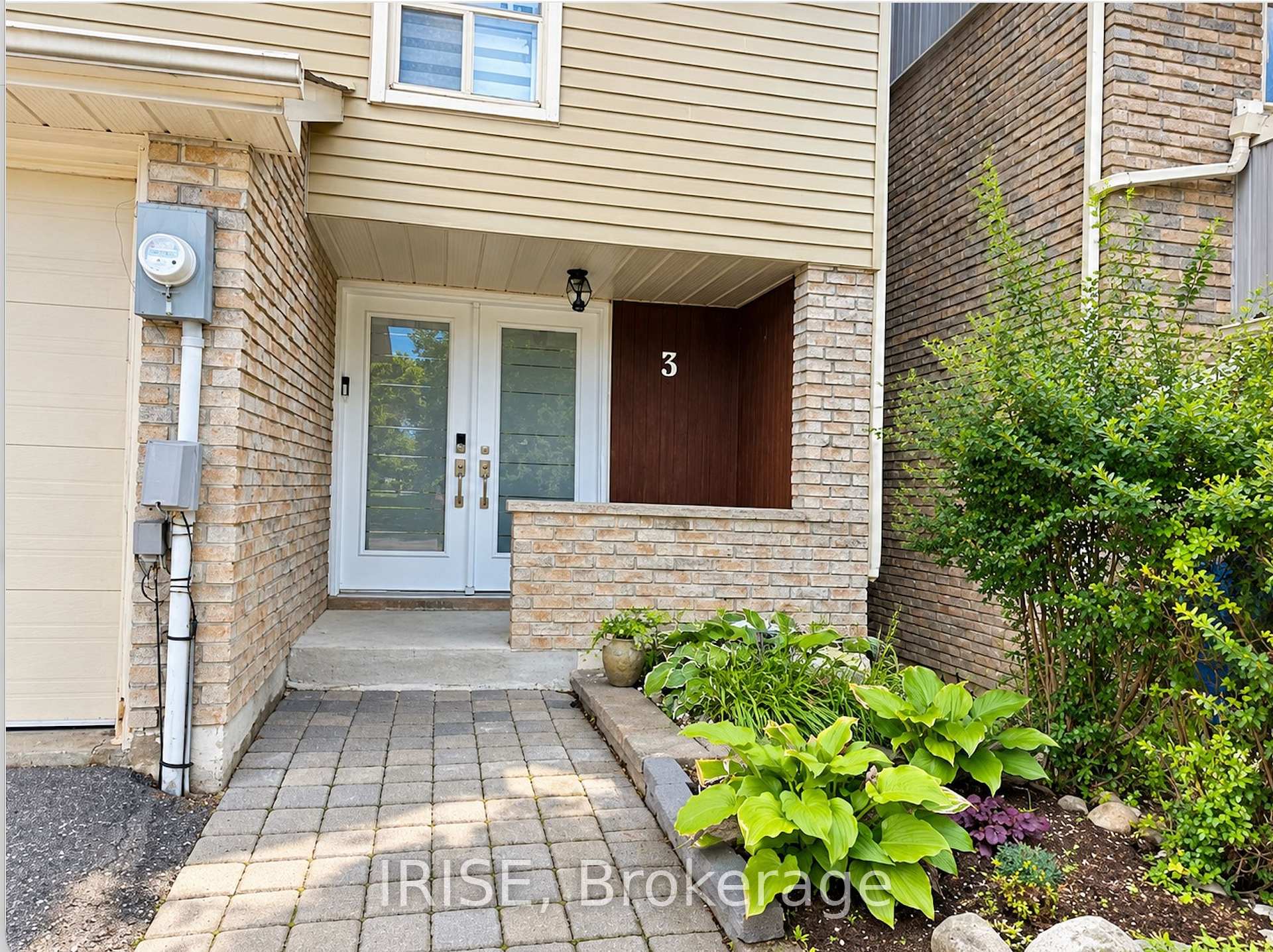 3 Poplar Crescent, Aurora, ON L4G 3M4
