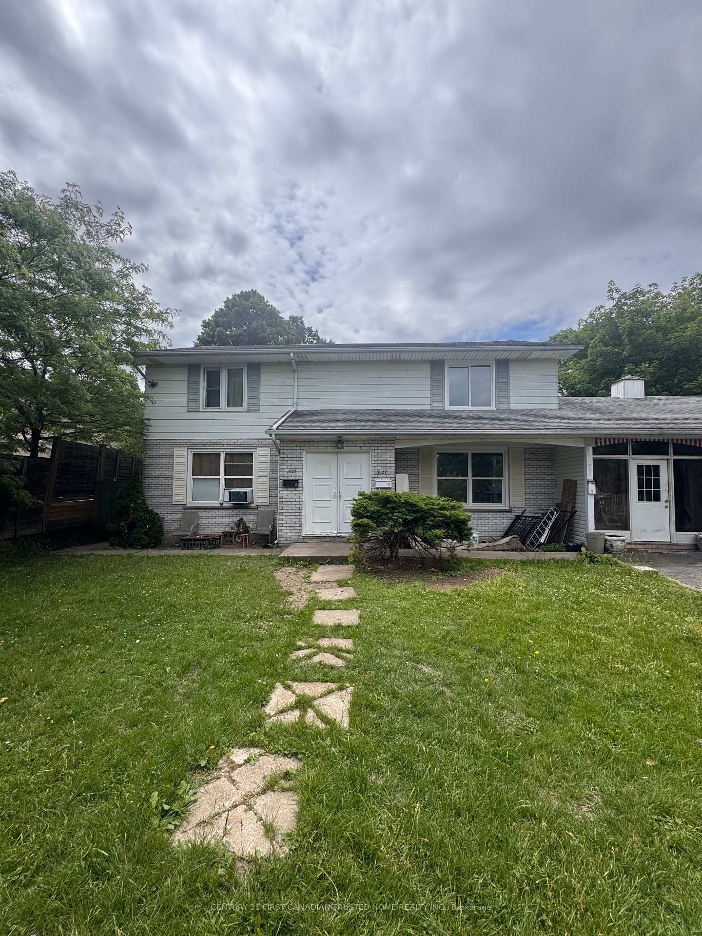 627 Commissioners Road E 1, London South, ON N6C 2T9