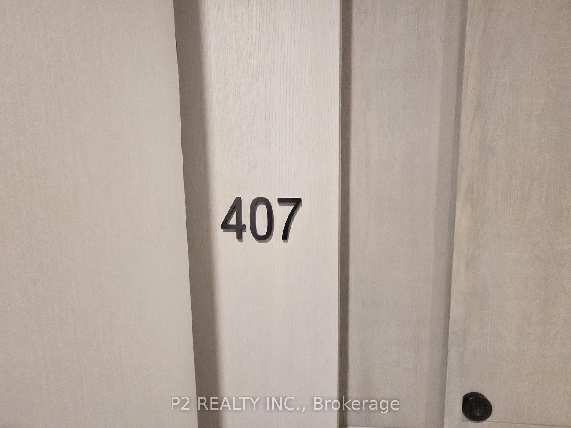 2 Forest Hill 407, Toronto, ON M4V 2L3