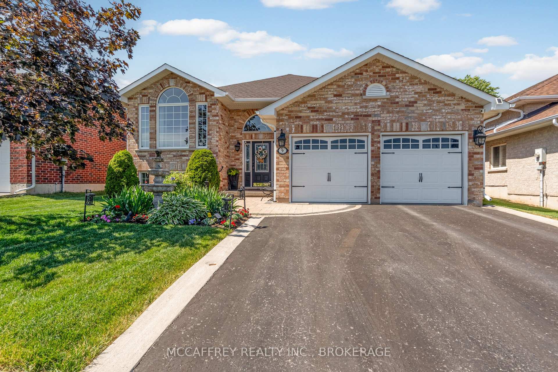 9 Hartwood Crescent, Greater Napanee, ON K7R 3L1