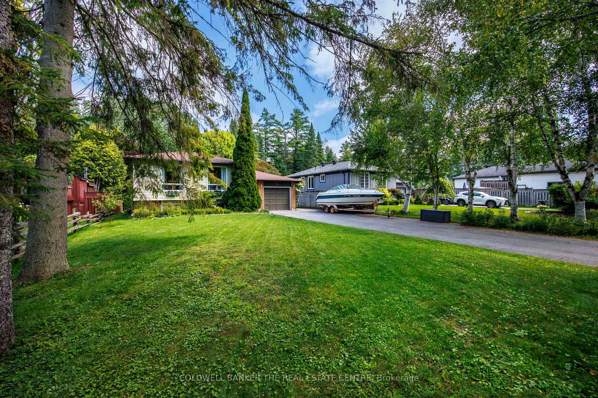 3211 Cowan Avenue, Innisfil, ON L9S 2K2