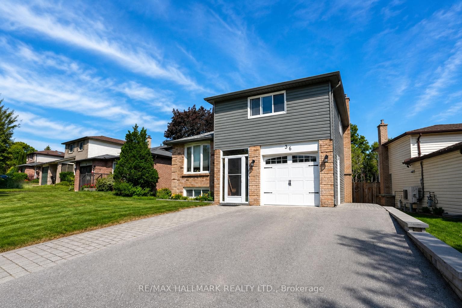 36 Ridgeway Avenue, Barrie, ON L4N 5L2