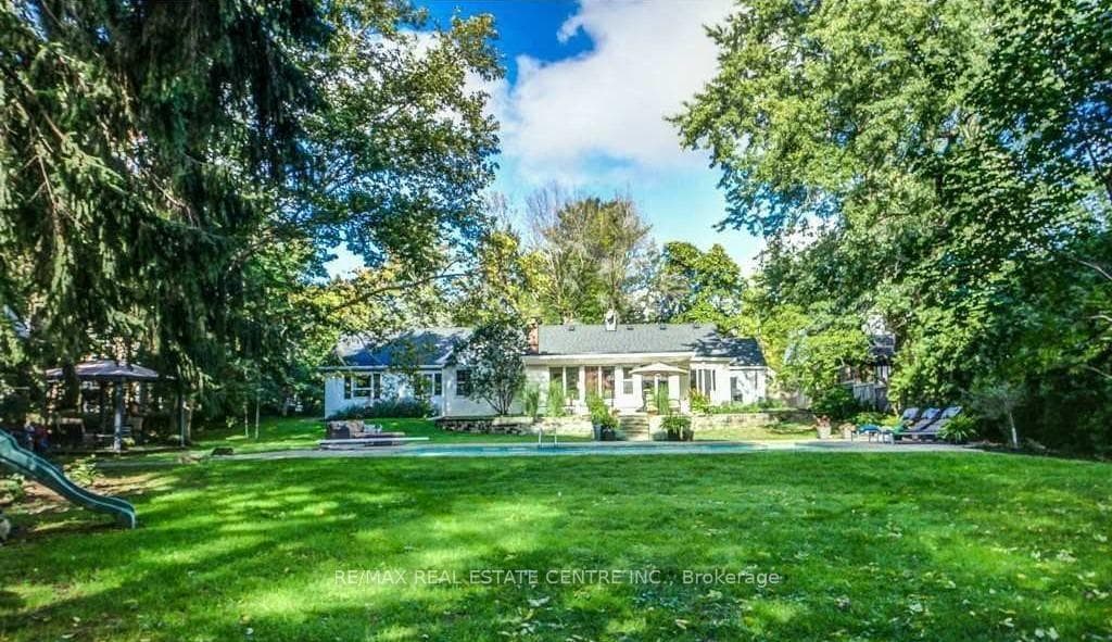 582 Cedar Avenue, Burlington, ON L7T 2R2