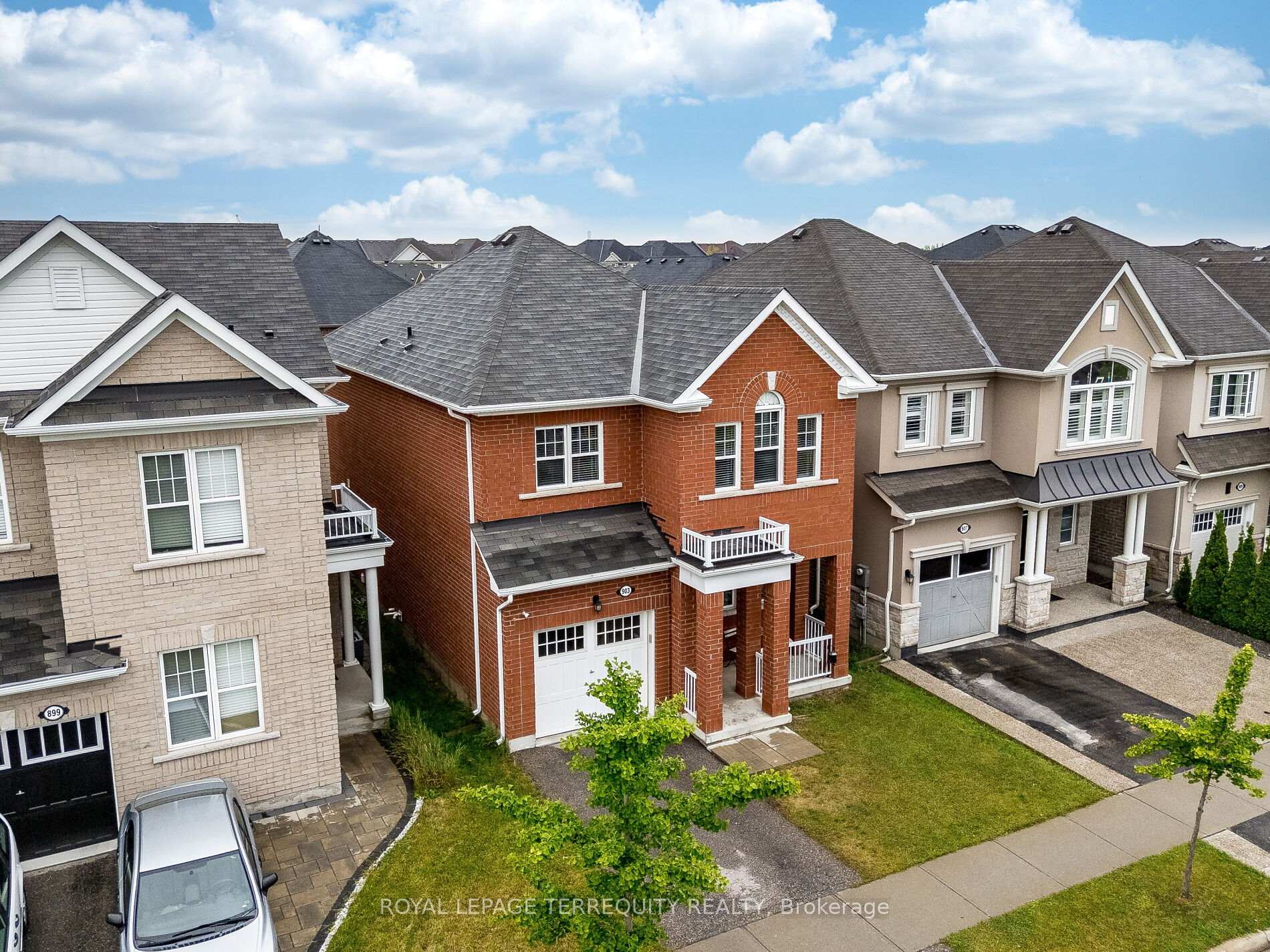 903 Penson Crescent, Milton, ON L9T 8Z8