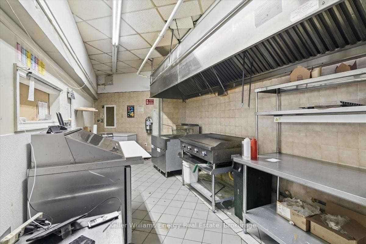 1540 Dundas Street E B1, Whitby, ON L1N 2K7