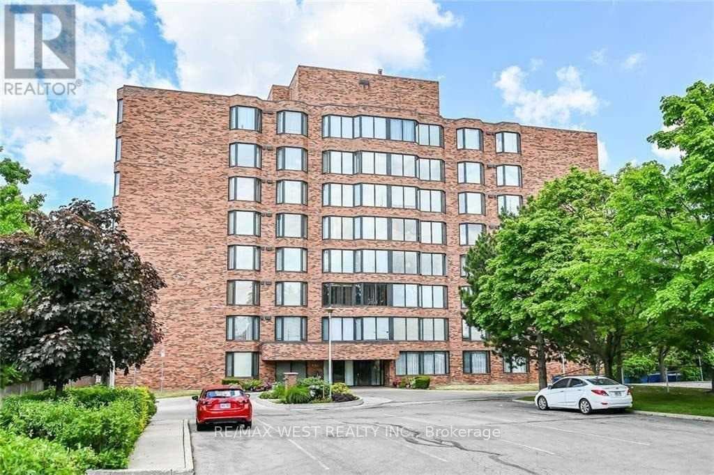 200 Limeridge Road W 406, Hamilton, ON L9C 2V4