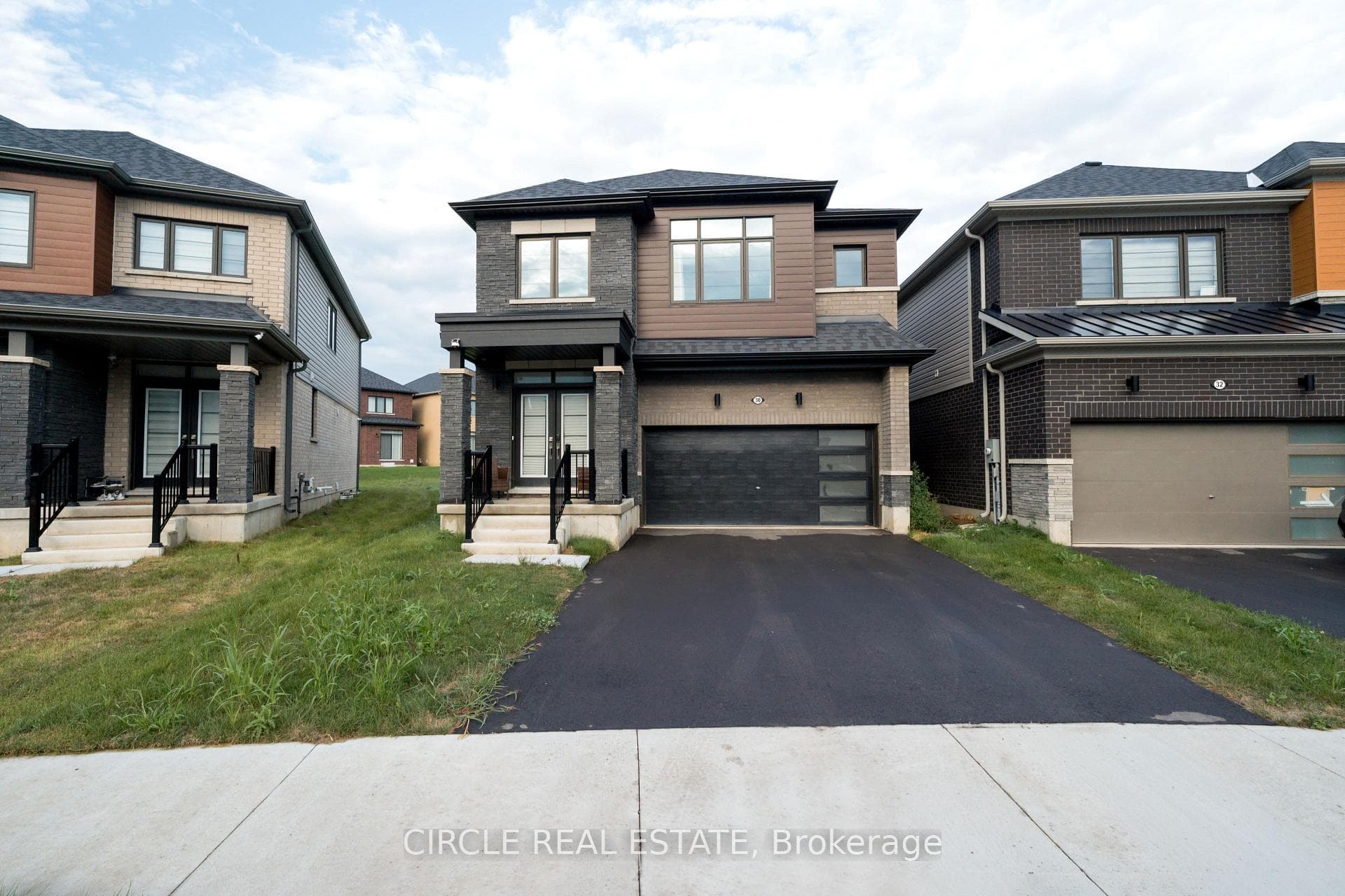 30 Heritage Way, Thorold, ON L2V 0N9