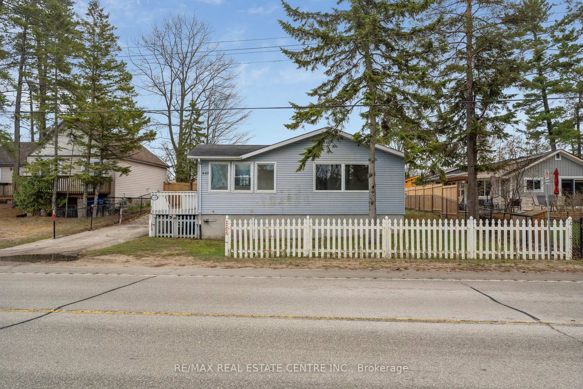 449 Mosley Street, Wasaga Beach, ON L9Z 2J4