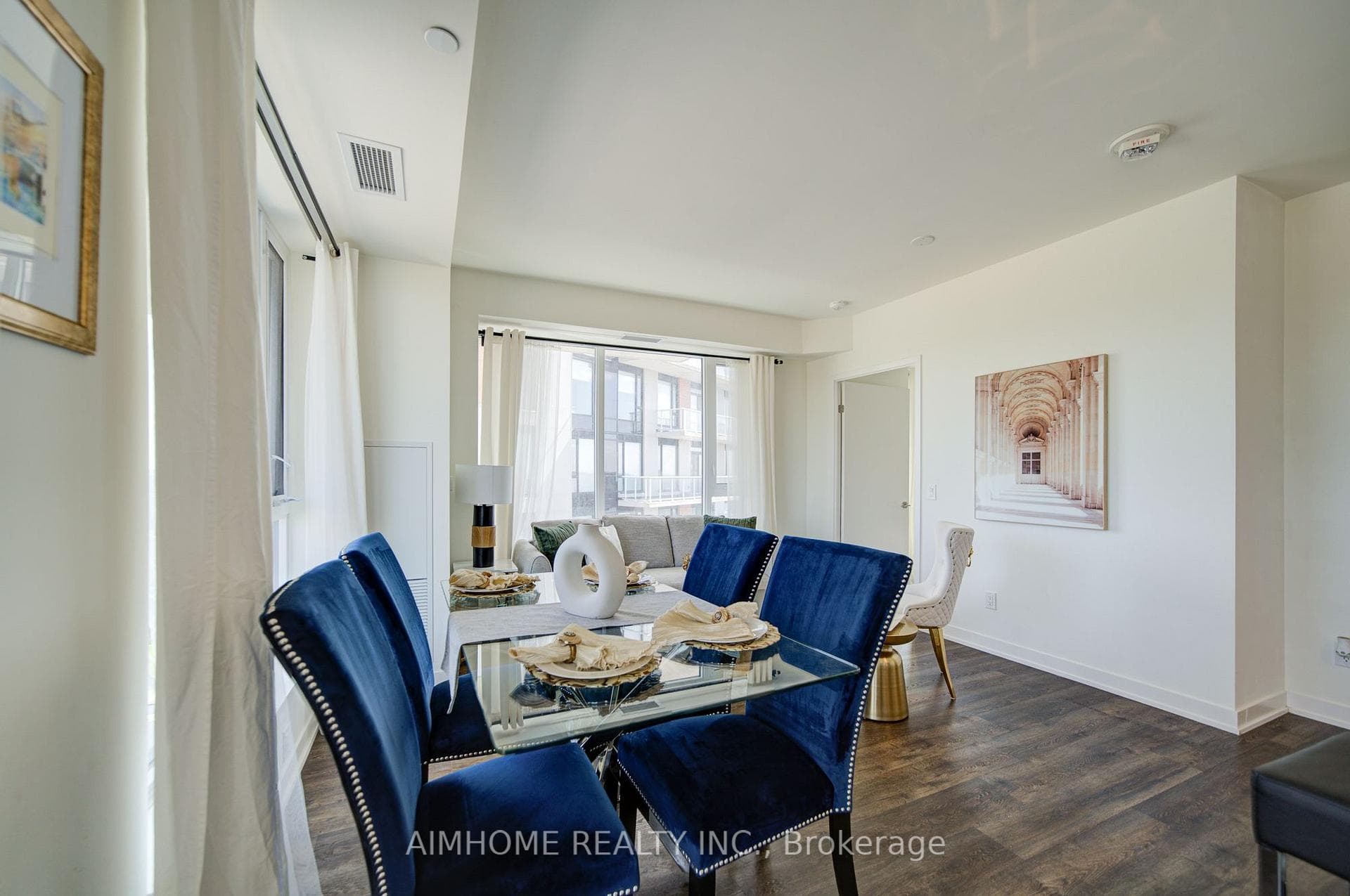 2 David Eyer Road E 829, Richmond Hill, ON L4S 0N6