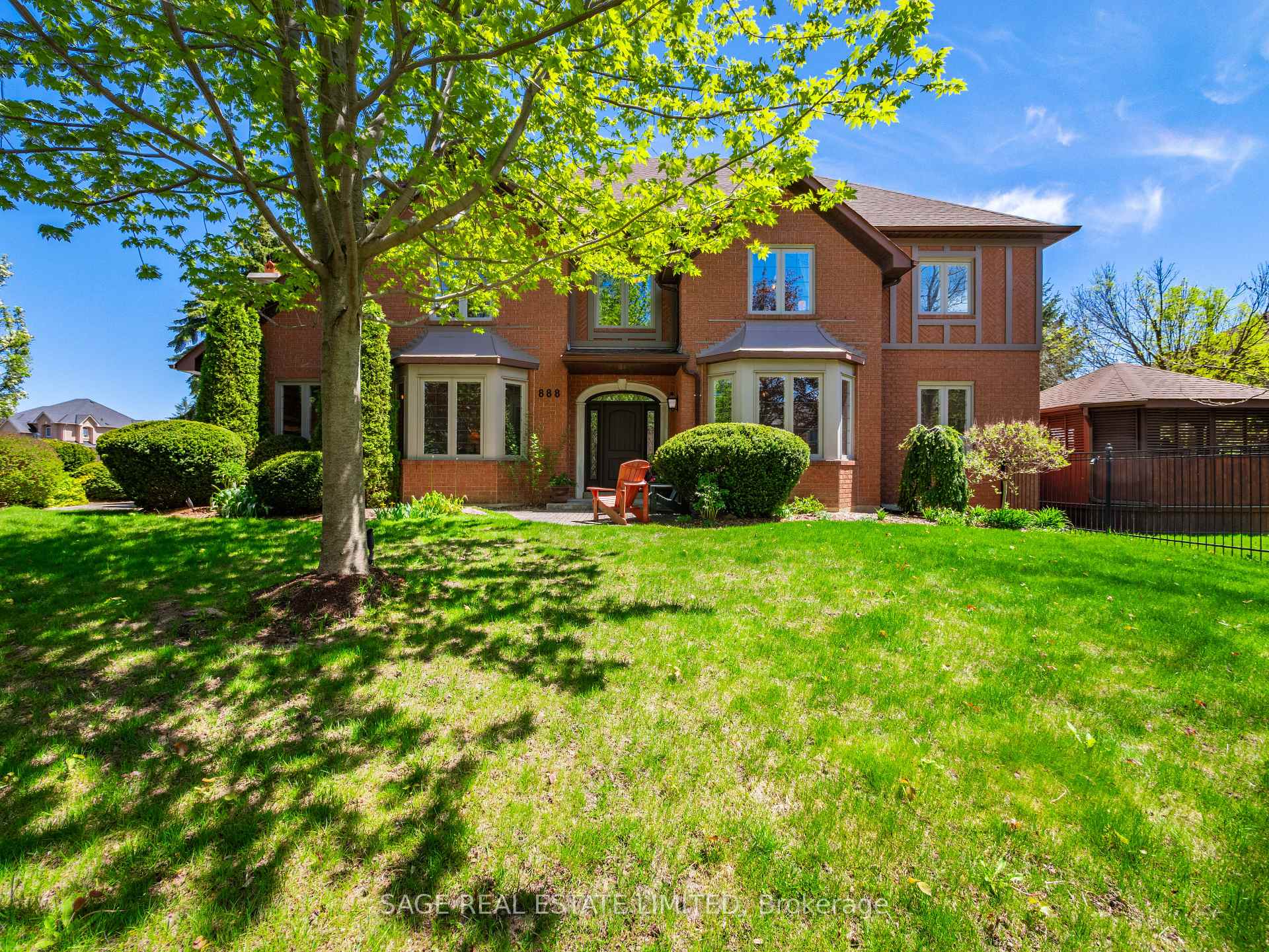888 Cresta Rider Place, Newmarket, ON L3X 1L5