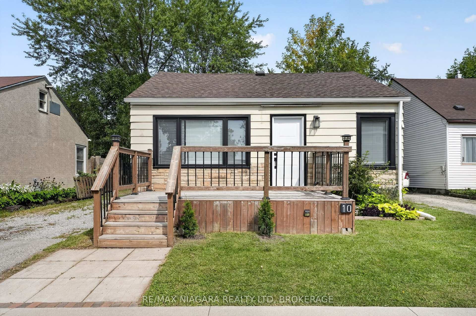10 Churchill Avenue, Welland, ON L3B 4Y5