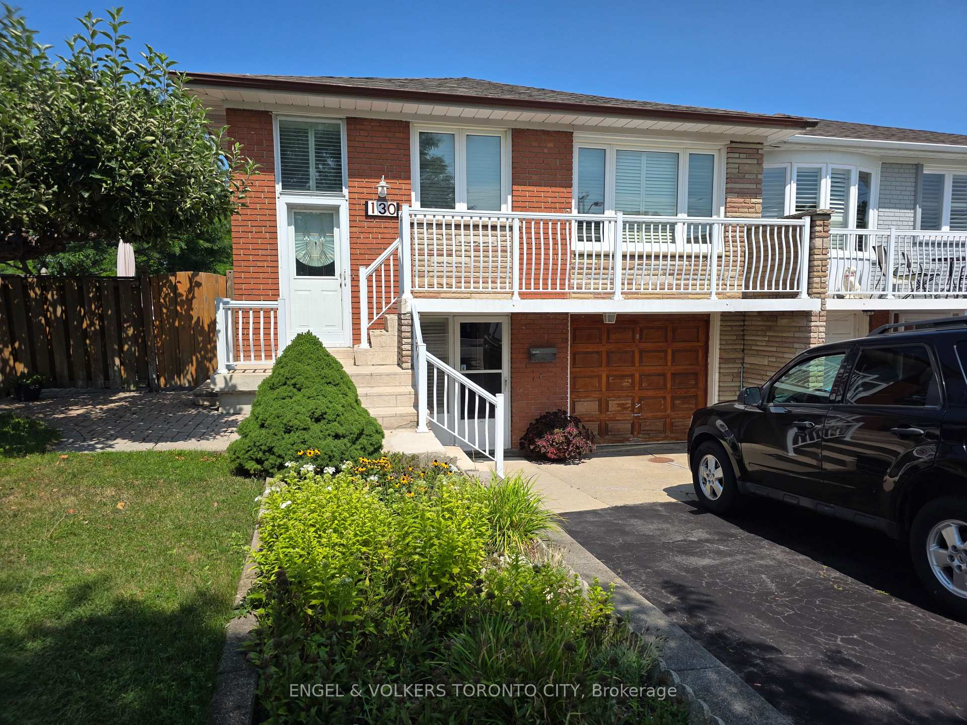 130 Shoreham Drive Lower, Toronto, ON M3N 1S9