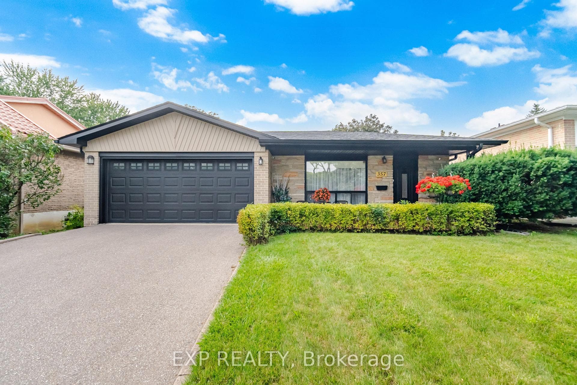 357 Karen Park Crescent, Mississauga, ON L5A 3C8