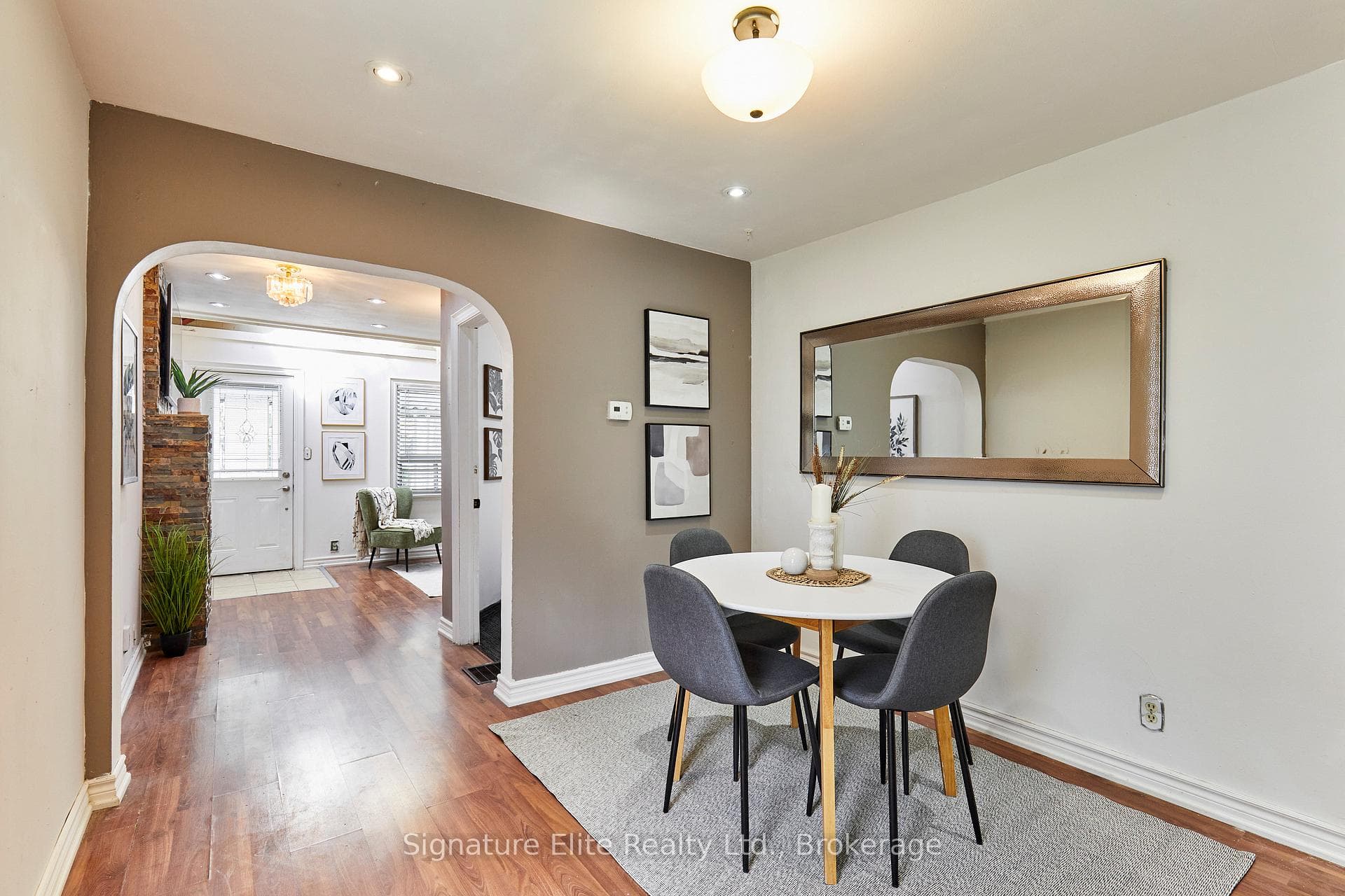 19 Kenworthy Avenue, Toronto, ON M1L 3B1