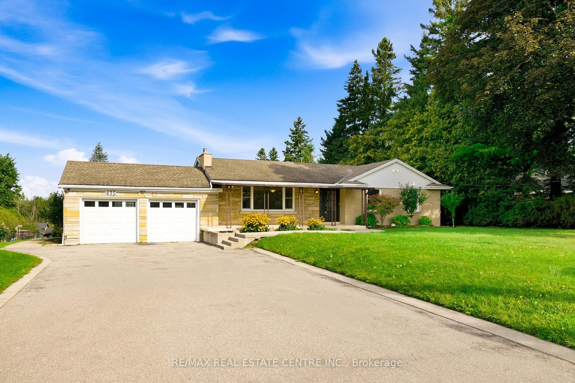 435 Parkside Drive, Hamilton, ON L8B 0Y6