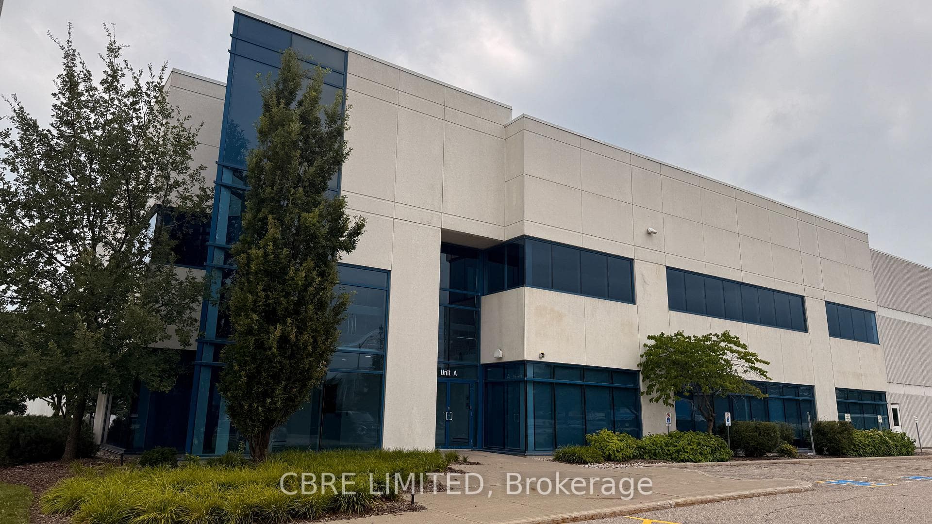 150 Courtneypark Drive W Unit 1, Mississauga, ON L5W 1Y6