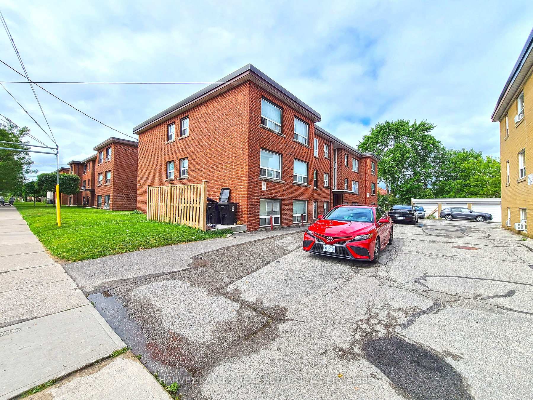 2434 Keele Street 9, Toronto, ON M6L 2N2