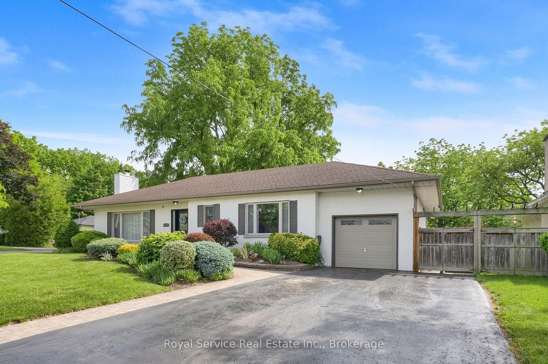 801 King Street, Whitby, ON L1N 5A3