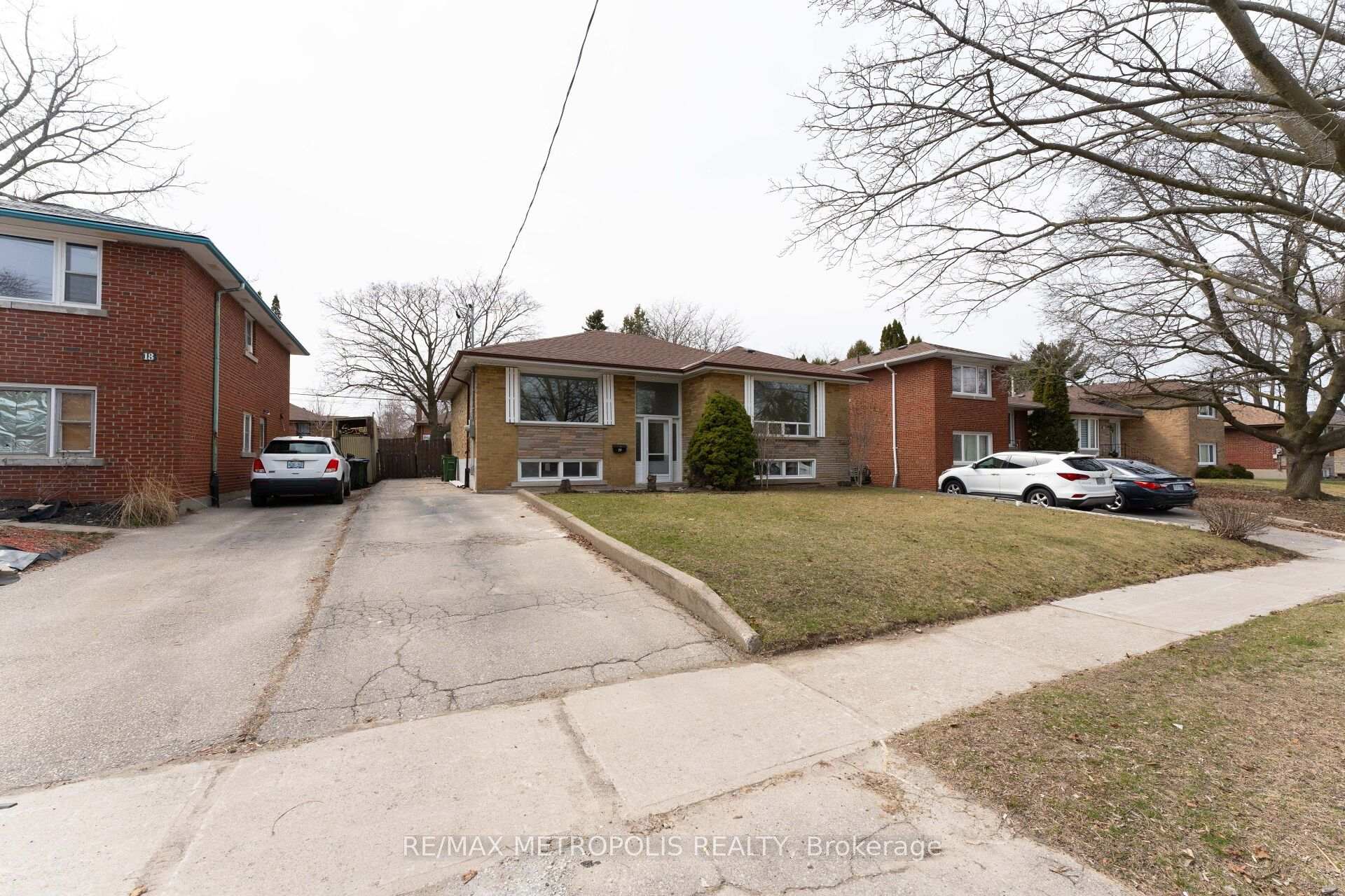 20 Perivale Crescent, Toronto, ON M1J 2C1
