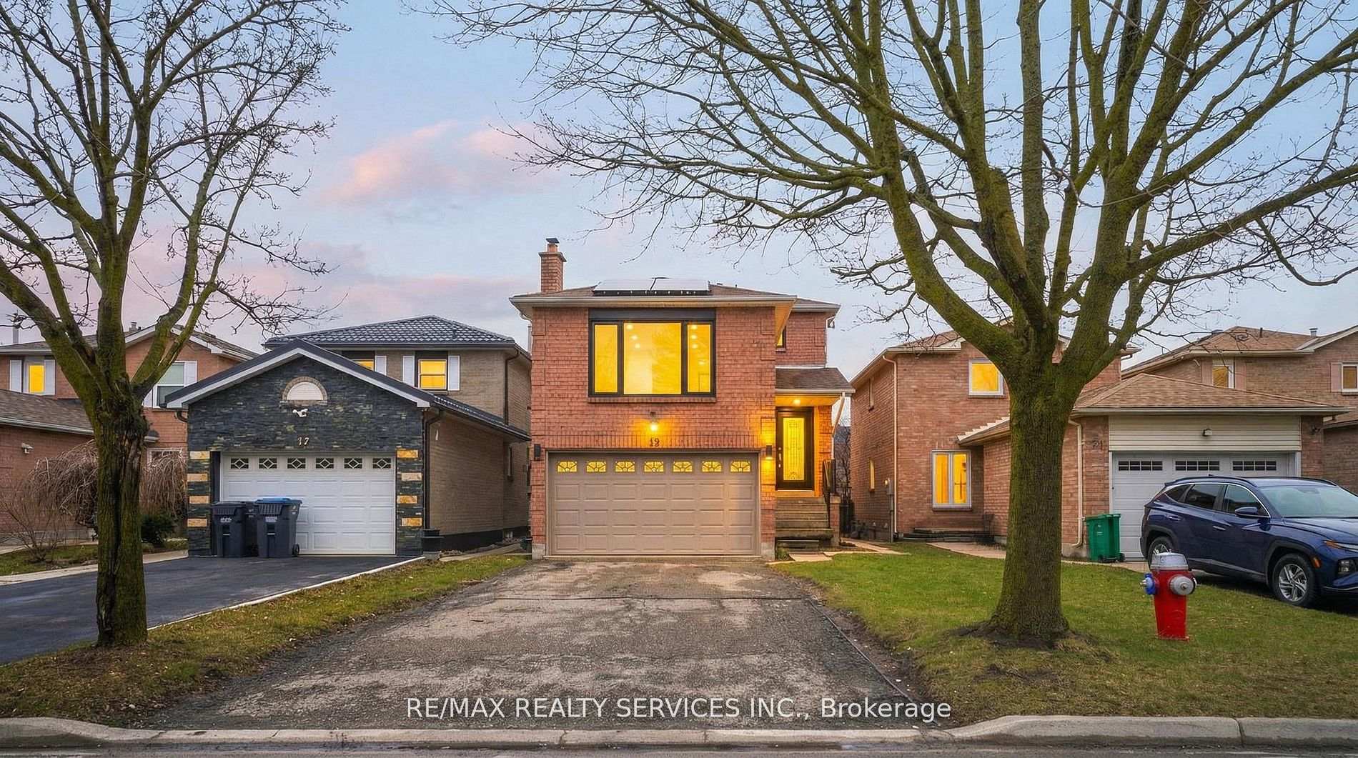 19 Wayne Nicol Drive, Brampton, ON L6X 3Z2