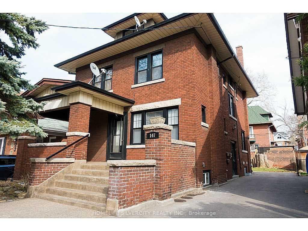 147 Holton Avenue S, Hamilton, ON L8M 2L6