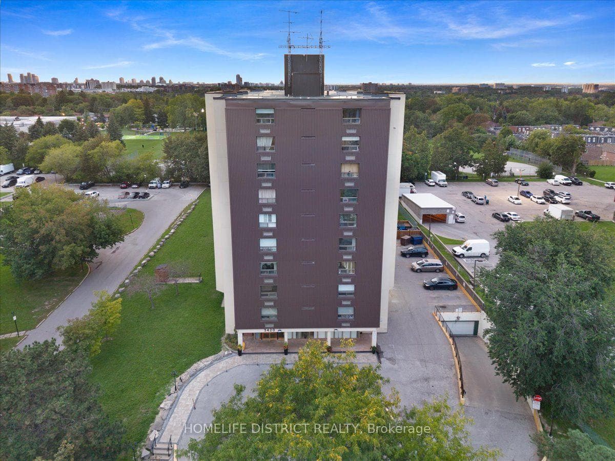 3420 Eglinton Avenue E 404, Toronto, ON M1J 2H9