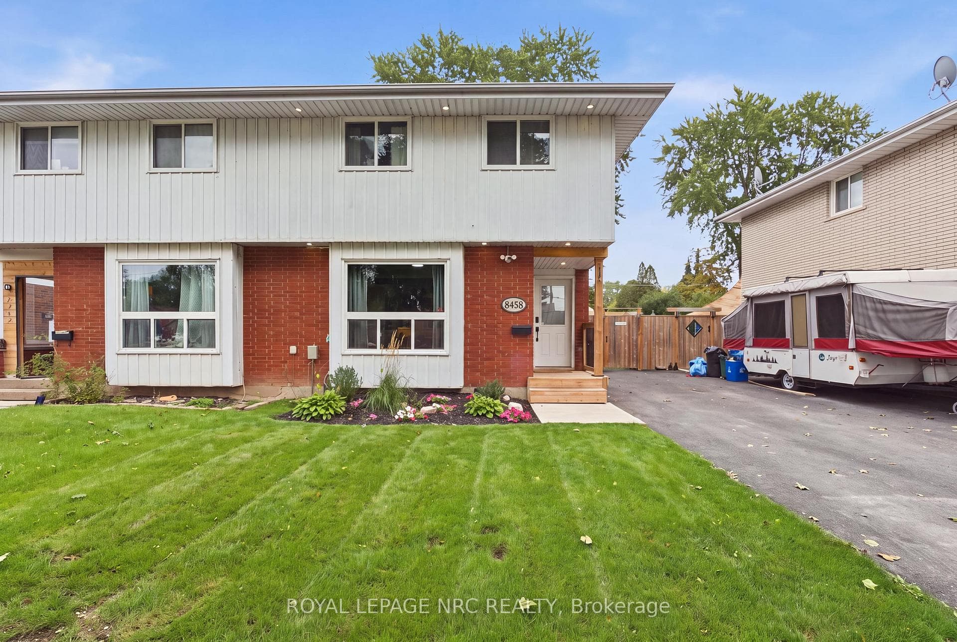 8458 Willoughby Drive, Niagara Falls, ON L2G 6X5