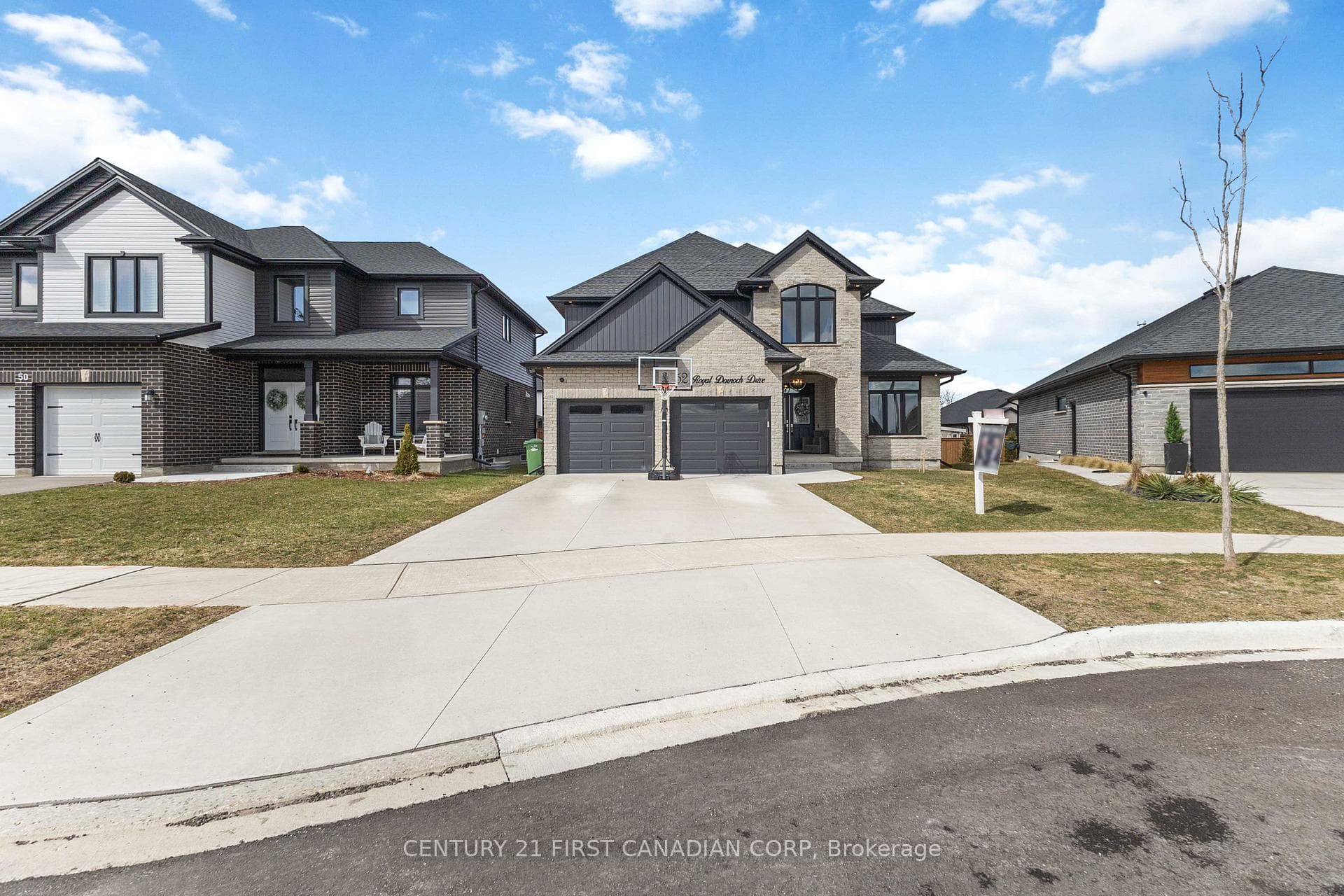 52 Royal Dornoch Drive, St. Thomas, ON N5R 0K3