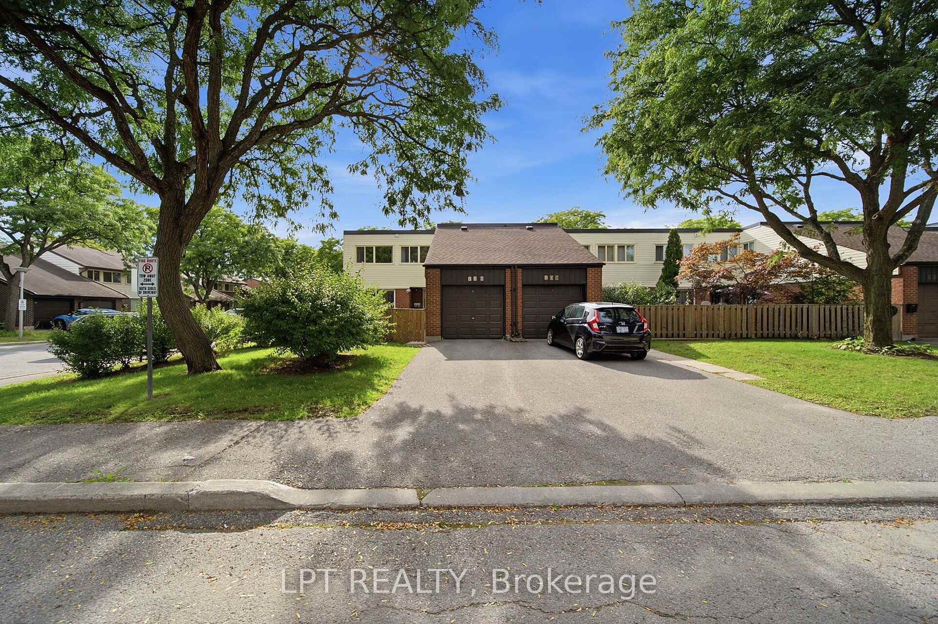 155 Glovers Road 110, Oshawa, ON L1G 7A4